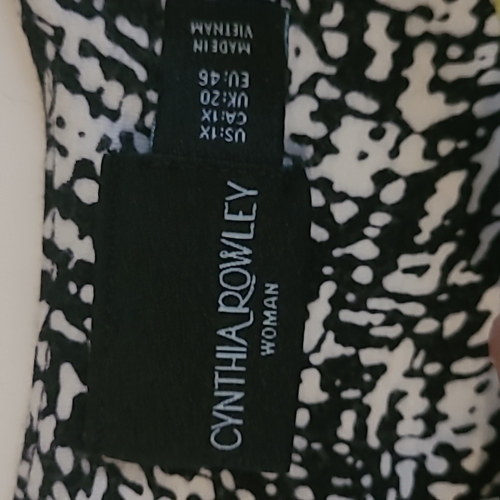 Cynthia Rowley- Elegant Black and White Patterned Dress 1x. - Picture 2 of 2
